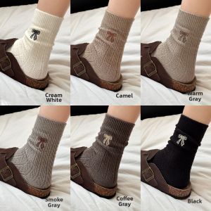 Womens Decorative Bow Embroidered Mid-Calf Socks