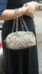 Túi xách nữ họa tiết da báo – Hàng Si Tuyển cao cấp mới 98% – Dây xích kim loại thời trang – Size 24x13cm – Phong cách cá tính sang chảnh dễ phối đồ – Túi nữ đẹp độc giá tốt