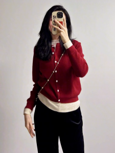 พลัสไซส์ แขนยาวถักสีแดง เสื้อท่อนบน ผู้หญิง ฤดูใบไม้ร่วง ฤดูหนาว พรางหุ่น ชุดสองชิ้นชั้นฐานสไตล์การเดินทางแฟชั่นเกาหลี