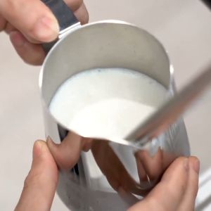 LAHOME 330ml 500ml Stainless Steel Milk Frothing Jug Coffee Latte Serving Pitcher Milk Frothing Pitcher Stainless Steel Latte Art Creamer Cup Silver Espresso Machines Mirror Finished Suitable for Espresso Latte Art and Frothing Milk KFJ