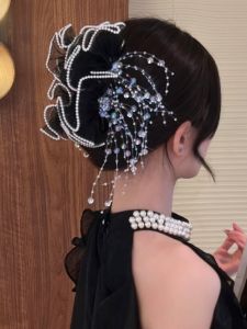 Elegant Sweet Fashionable Shark Clip Womens Hair Accessories Tassel Bob Tail Clip Gentle Clouds Waterfall Ice through Beads