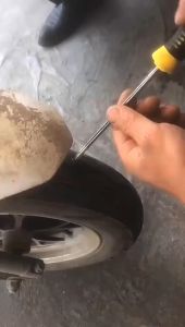 ปะยางฉุกเฉิน สกรูปะยาง ปะยาง อุปกรณ์ปะยาง ชุดปะยาง น็อตปะยาง ไหมปะยาง ซ่อมยางรถยนต์ ซ่อมยางมอไซค์