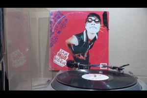 1 แผ่นเสียง 12นิ้ว c97 แจน ฮาโลวีน แผ่นVG+ริ้วรอยบาง เสียงรบกวนนิดหน่อยไม่มีรอยลึก แผ่นล้างทำความสะอาดแล้ว ปกVGมีตำหนิขอบนิดหน่อย ขอบขาด สันทะลุ