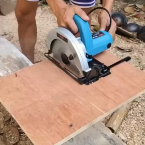 Suminoe 1050W Electric Circular Saw 7 Inch - Wood Cutting Tool Set with Blade & Accessories - Professional Power Saw for Carpentry