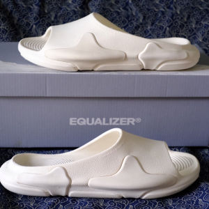 Anti-Slip Thick-Heeled Mens Slippers Indoor Outdoor Wearable Slip-On Home Comfortable Feels Casual Style EVA Material Slippers