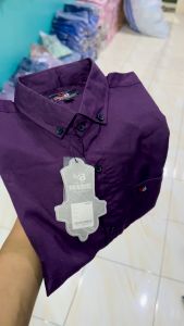 WAJIB PUNYA Kemeja Pria Burgundy Simpel Pejantan Tangguh Basic polos 2025 lengan pendek BIG BOSS OUTFIT HEM PRIA Baju atasan laki laki basic polos kantor Kemeja Gaya santai Kasual Formal Laris  Hitz STLYE kemeja cowok dewasa terbaru distro Trendi