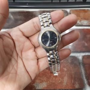 Đồng hồ nữ Mario Valentino mặt đen số la mã demi vàng Second hand
