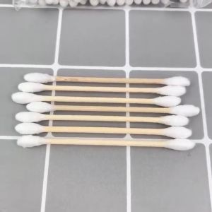 100 pieces Per Pack Eco-Friendly Cotton Buds Fill Two Sided Bamboo Cotton Swabs Cleaners with Wooden Handle