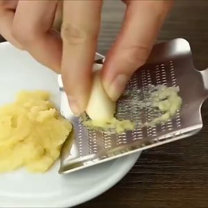 Newyorkbigsale ที่ขูดบดขิง อุปกรณ์ขูดกระเทียม วาซาบิ No.Y1889 ปริมาณ 450ml