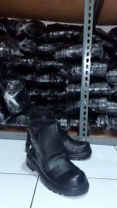 Sepatu Boots Pria Safety Kickers King zipperrs resleting Ujung Besi kulit Sepatu Gunung Tracking Hiking Touring Sepatu Low/Semi Boots Pria Cowok Laki-Laki Boot Savety But Sepeti Septi Buts Sevti Bot Septy Bots Sefty Formal Kerja Kantor Proyek Lapangan