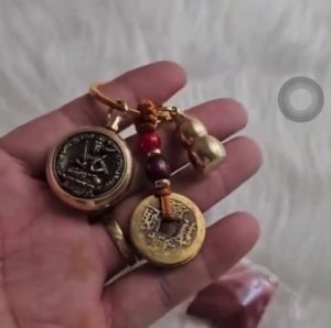 Móc khoá Đồng Thau mặt xoay 360 độ 12 con giáp và 8 Phật bản mệnh bình hồ lô chiêu tài xu Ngũ Đế cát chu sa