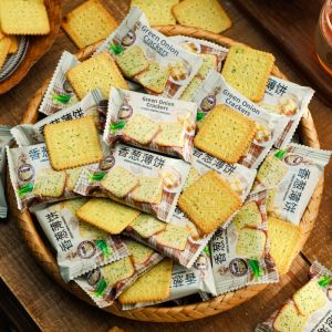 XUNCUIJI | Chicken and Scallion Crispy Biscuits