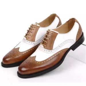 Large Size Mens Shoes Block Carved Fashionable Business Style Sharp Pointed Toe British Leather Shoes for Young Men