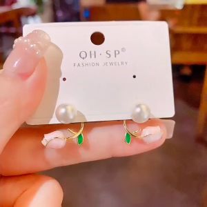 Korean New Style S925 Silver Needle Tulip Flower Earrings Pearl Earrings Niche Design Temperament Earrings Literary Light Luxury Earrings High-end Earrings Fashionable Earrings Subang耳环耳钉