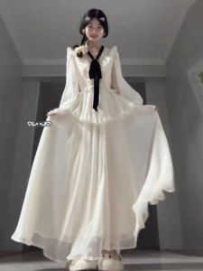 Đầm Dài Tay Thanh Lịch Kiểu Pháp Cho Nữ Mùa Xuân 2025 Mới Về Đầm Maxi Chiffon Xếp Ly Eo Cao Váy Chữ a Cổ Chữ V