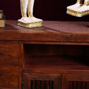 พระอักขระพระพุทธรูปไทยประดับทองหล่อตั้งโต๊ะประดับห้องรับแขกสไตล์เอเชียตะวันออกเฉียงใต้โรงแรมไทยตกแต่งห้องรับประทานอาหาร