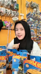 Hot Wheels Land Rover Defender 90 Hijau Lot Q 2025