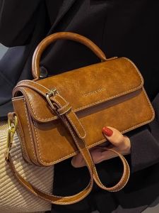 กระเป๋าถือสี่เหลี่ยมเล็ก FMKDA สำหรับผู้หญิง กระเป๋าสะพายข้างข้างเดียวแบบลำลอง วัสดุ PU ความจุขนาดกลาง