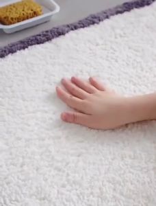 พรมเช็ดเท้า พรมปูพื้น พื้นผ้าซับน้ำเช็ดเท้าได้ดีกันลื่น 40*60 ซม พรมห้องน้ำ กับทุกครัวเรือน เหมาะสมกับทุกๆ อย่างไรก็ตาม มีการส่งฟรี ดูดซับน้อย ไม่มีราคา ไม่มีการรับประกันสูตร นอกจากนี้ ยังมีพรมห้องน้ำและพรมแร่หินเช็ดเท้าเพื่อให้คุณเป็นช่ว