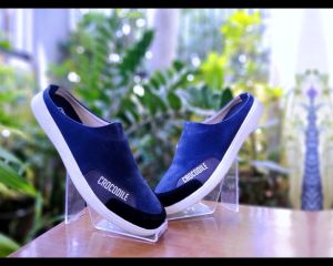 Sepatu Pria Selop Bustong Kickers Crostrax rempel Slip On Slop Kulit Formal Kerja Kantor Santai Sendal sandal sneakers kulit pria