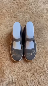 NW077 Sepatu Slip On Wanita Simple Motif Bunga