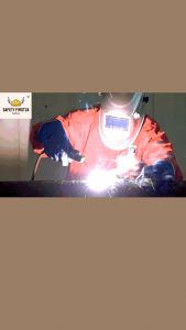 ผ้ากันไฟ สีเทา หนา 0.75mm ผ้ากันสะเก็ดไฟงานเชื่อม พร้อมเย็บขอบและเจาะตาไก่ทุก 50cm สินค้ามีพร้อมจัดส่งทุกวัน