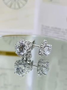 Khuyên tai nữ bạc xi bạch kim kiểu bông tròn trụ cao 6.5mm Bông tai nữ đính kim cương moissanite Mỹ D/FL màu trắng và Đá moissanite màu xanh Hoa tai bạc thật thiết kế sang trọng đẳng cấp - KIM LỘC PHÁT BTVTC05