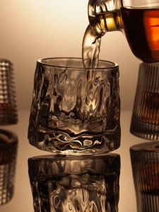 160ml Creative rotating whiskey glass bar glass trapezoidal wine glass