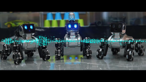 【จัดส่งจากกรุงเทพฯ】หุ่นยนต์ควบคุมระยะไกลอัจฉริยะ หุ่นยนต์อัจฉริยะสำหรับเด็ก ของเล่นสุนัขกลผาดโผนแปดล้อ