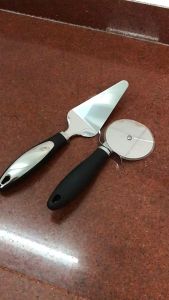 ✅พร้อมส่ง🎂 ชุดที่ตัด/ตักพิซซ่า สแตนเลสแท้ สุดคุ้ม!ได้อุปกรณ์ถึง2ชิ้น มีดตัดพิซซ่า ที่ตัดพิซซ่า ล้อตัดพิซซ่า