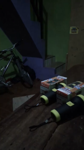 Rolinson Senter Tangan LED RL-192 10 WATT Baterai AA 2pcs 3V Jangkauan 300 Meter Mini Mudah Digenggam Warna Orange & Kuning