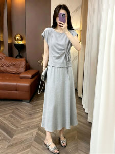 Stylish Waist-accentuating Short Sleeve T-shirt and Skirt Set