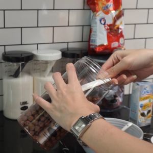 แพคใหม่ 3 ชิ้น + ช้อน Premier ขวดโหลพลาสติก ความจุ 1000 ml. มีช้อนตักให้ในโหล ขวด PET เป็นวัสดุปลอดภัย