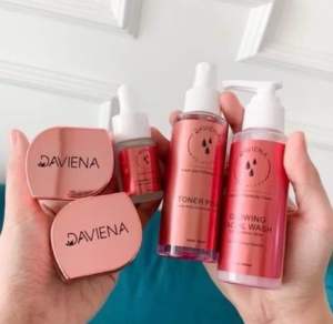 1 Paket Daviena Skincare Glowing Gold Acne