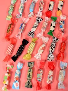 กระดาษห่อดอกไม้ DIY 100 แผ่น กระดาษห่อกาแฟสีแดงสำหรับปีใหม่ กระดาษห่อลูกกวาด กระดาษห่อเนยถั่ว อบ ของหวาน กระดาษห่อลูกกวาด