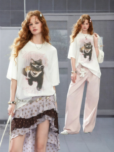 Unifree | Relaxed Fit Kitten Print Colorful Casual College Style T-Shirt