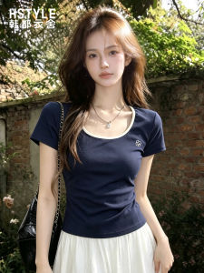 HSTYLE | Áo Thun Đơn Giản Ôm Body Thiết Kế Retro Cổ Tròn Sâu