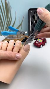 Professional Stainless Steel Cuticle Nippers Hypoallergenic Precision Nail Care Tool for Easy Exfoliation Razor Sharp Trimming of Hangnails and Dead Skin