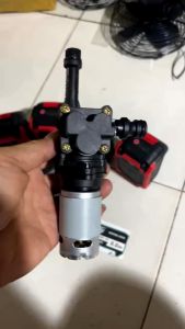 Máy rửa xe ô tô Máy bơm pít tông rửa xe áp lực cao Máy bơm nước động cơ di động 21V