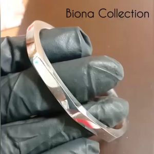 Gelang Tangan pria stainless stell Anti karat dan tidak luntur gelang tangan pria keren.