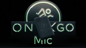 Mackie OnyxGO Mic Clip-On Wireless Bluetooth Microphone with Companion App for streaming podcasting & interviews