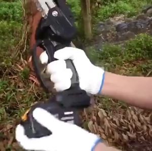 Makita Chainsaw Cordless Electric Saw Gergaji Pokok Chain Saw Mesin Potong Kayu 6 inch 3980VF Rechargeable