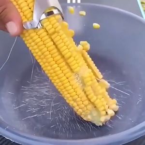 Stainless Steel Corn Thresher Magic Corn Peeler Corn Stripper Peeler Kitchen Tool Corn Cob Stripper