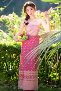 2022 New Style High Waist Thai Ethnic Skirt Womens Traditional Belted Long Skirt Slimming National Style Performance Clothing
