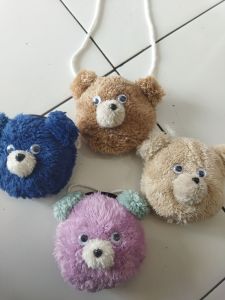 TAS KEPALA BERUANG LUCU BAHAN LEMBUT DAN LUCU UNTUK D PAKAI ANAK ANAK / TAS KEPALA BERUANG SELEMPANG COCOK UNTUK D PAKAI ANAK ANAK WARNA RANDOM