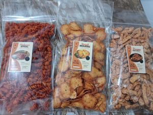 750gr 3 paket Camilan Makaroni Spiral Basreng Seblak Keripik Moring Kaca Kerupuk Beton Renyah Gurih