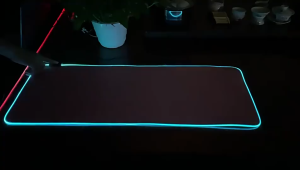 Miếng lót chuột LED RGB pad chuột gaming chơi game deskpad cỡ lớn viền sáng led chống trượt nhiều chế độ siêu đẹp