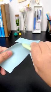 Cutter Mini Karakter Pisau Kater Kecil Piso Alat Pemotong Perobek Kertas Kardus Plastik Lainnya Tajam Mudah di bawa Portable Travel Knife - DISTRIBUTHOR