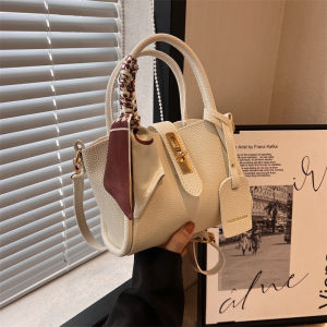Fashionable Urban Womens Crossbody Bag Versatile Handbag Stylish Small Square Bag Spring Summer Trend High Quality Texture
