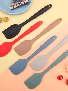 Large Size Integrated High Temperature Resistant Silicone Scraper Kitchen Tool for Baking Cream Mixer And Flour Scraper